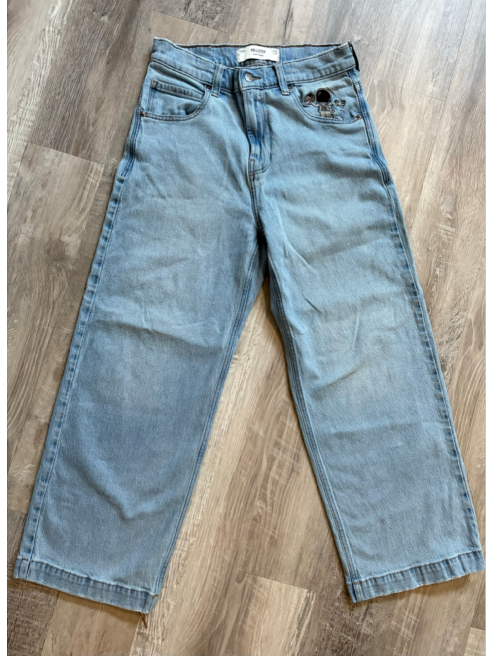Hollister Men’s Super Baggy Astronaut Embroidered Jeans Light Wash W30 L30